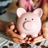 Mikor válik a spórolás mérgezővé? A pénzhez való egészséges viszony kialakítása