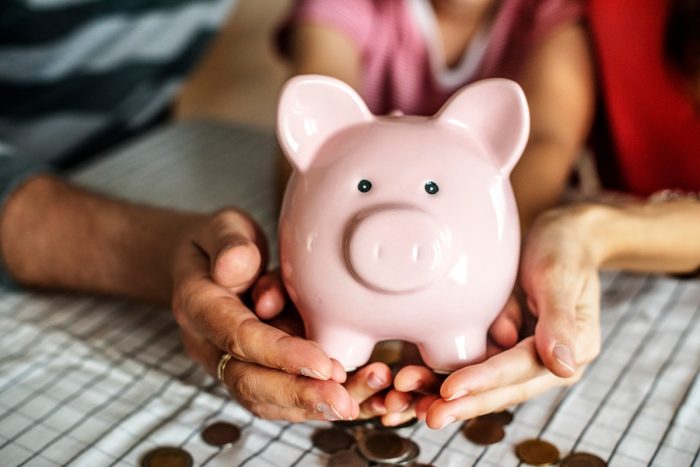 Mikor válik a spórolás mérgezővé? A pénzhez való egészséges viszony kialakítása